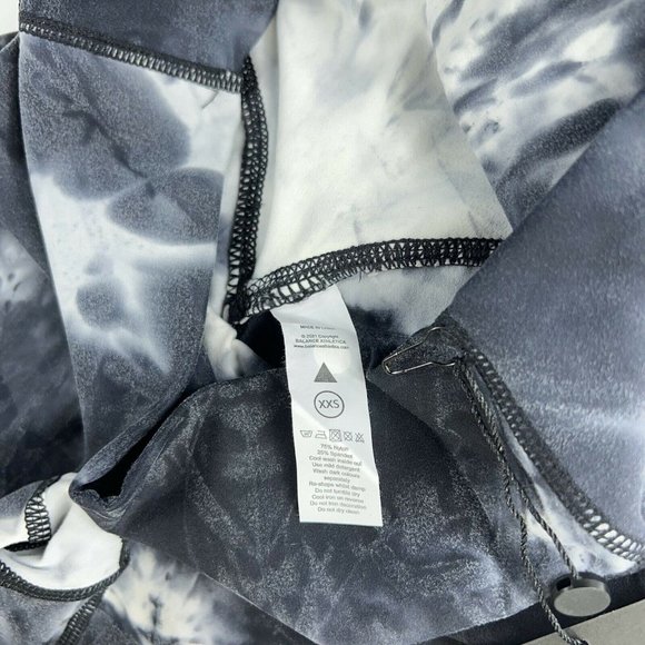 Balance Athletica Women’s The Cloud Short Logo Avalanche Tie Dye Size XXS New - Picture 11 of 12